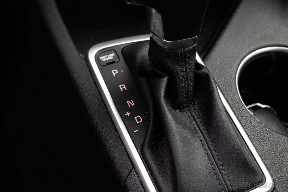 Kia Sportage 2.0 CRDi + 48V (Mild Hybrid) V ZÁRUKE - 16