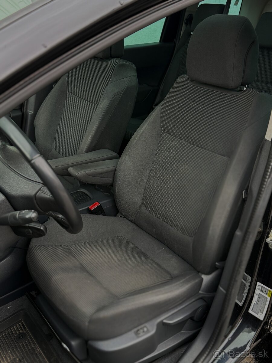 Peugeot 5008 2.0 HDi 150 - 16