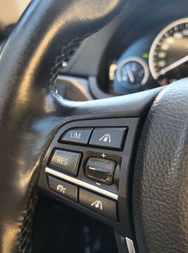 BMW 740i (3 liter benzín) r. 2014 - 16