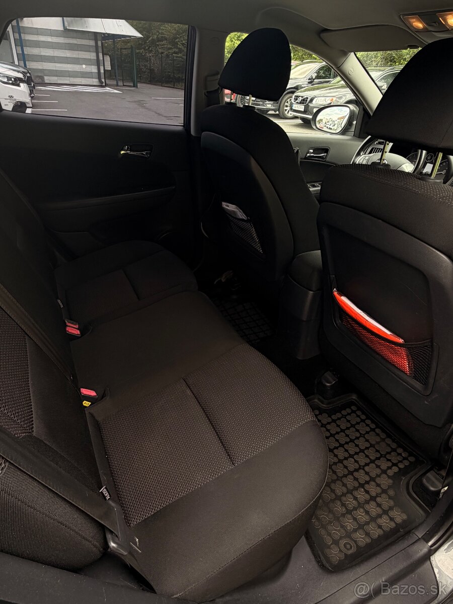 Hyundai i30 1.4 benzín + LPG - 16