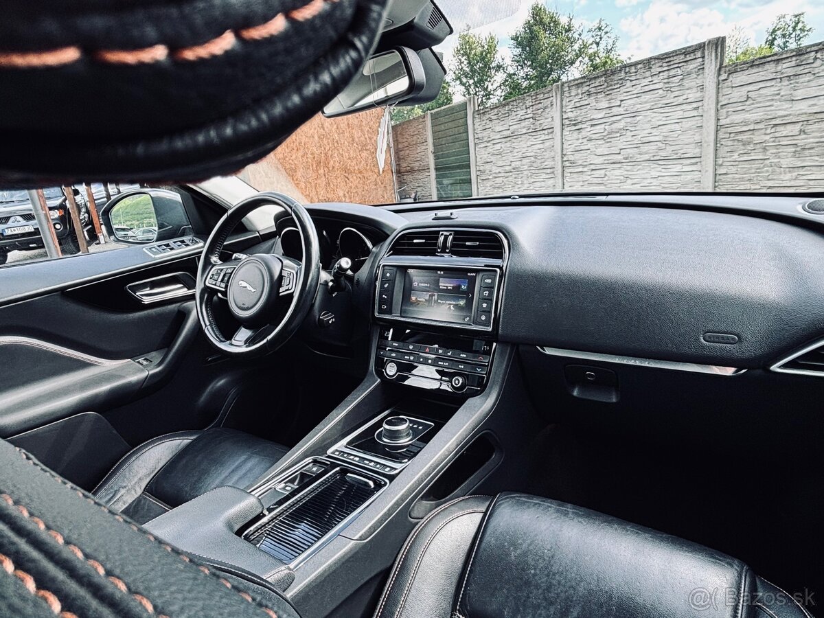 Jaguar F-Pace 2.0D AWD Prestige - 16