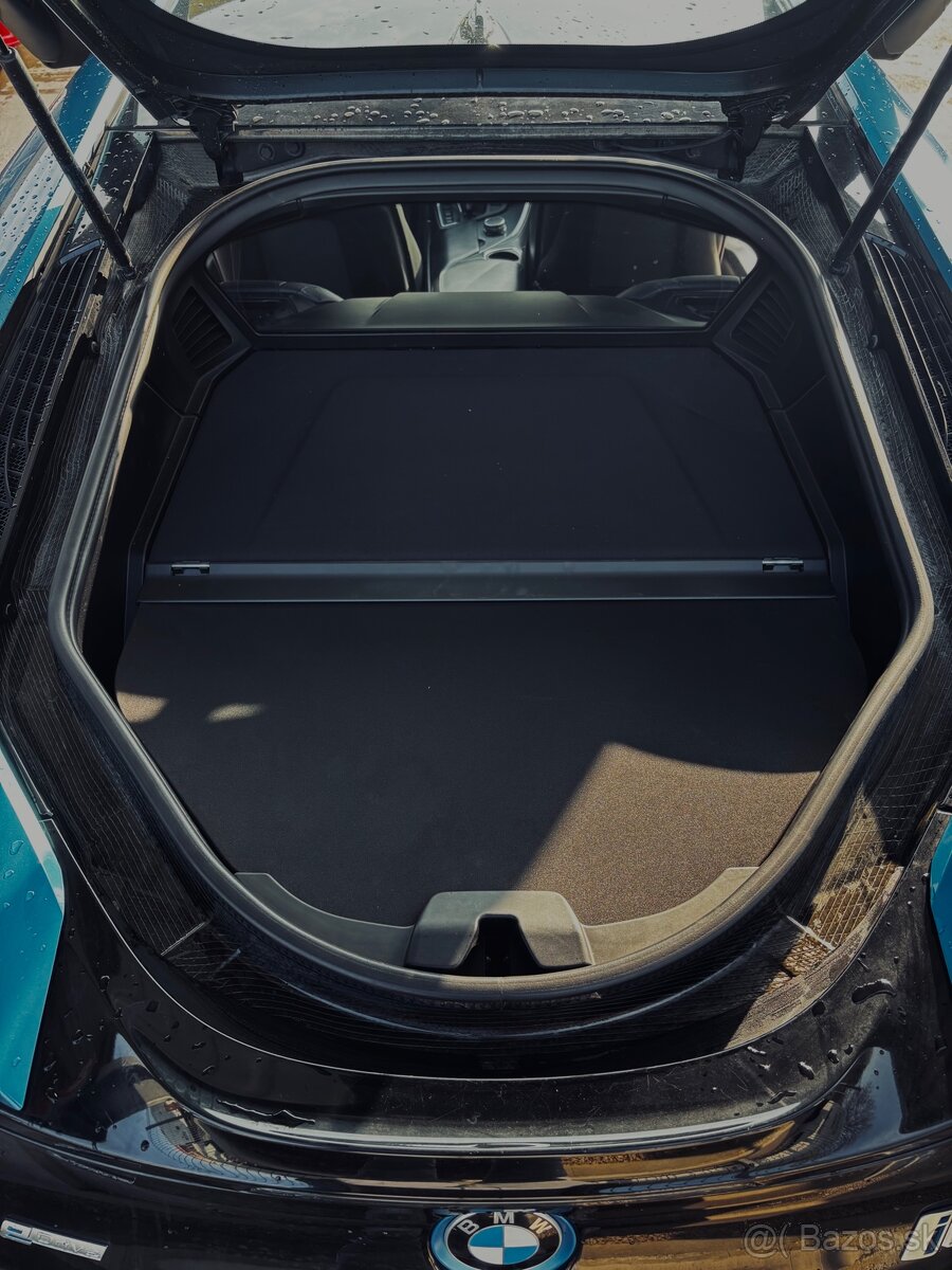 BMW i8 coupe - 16