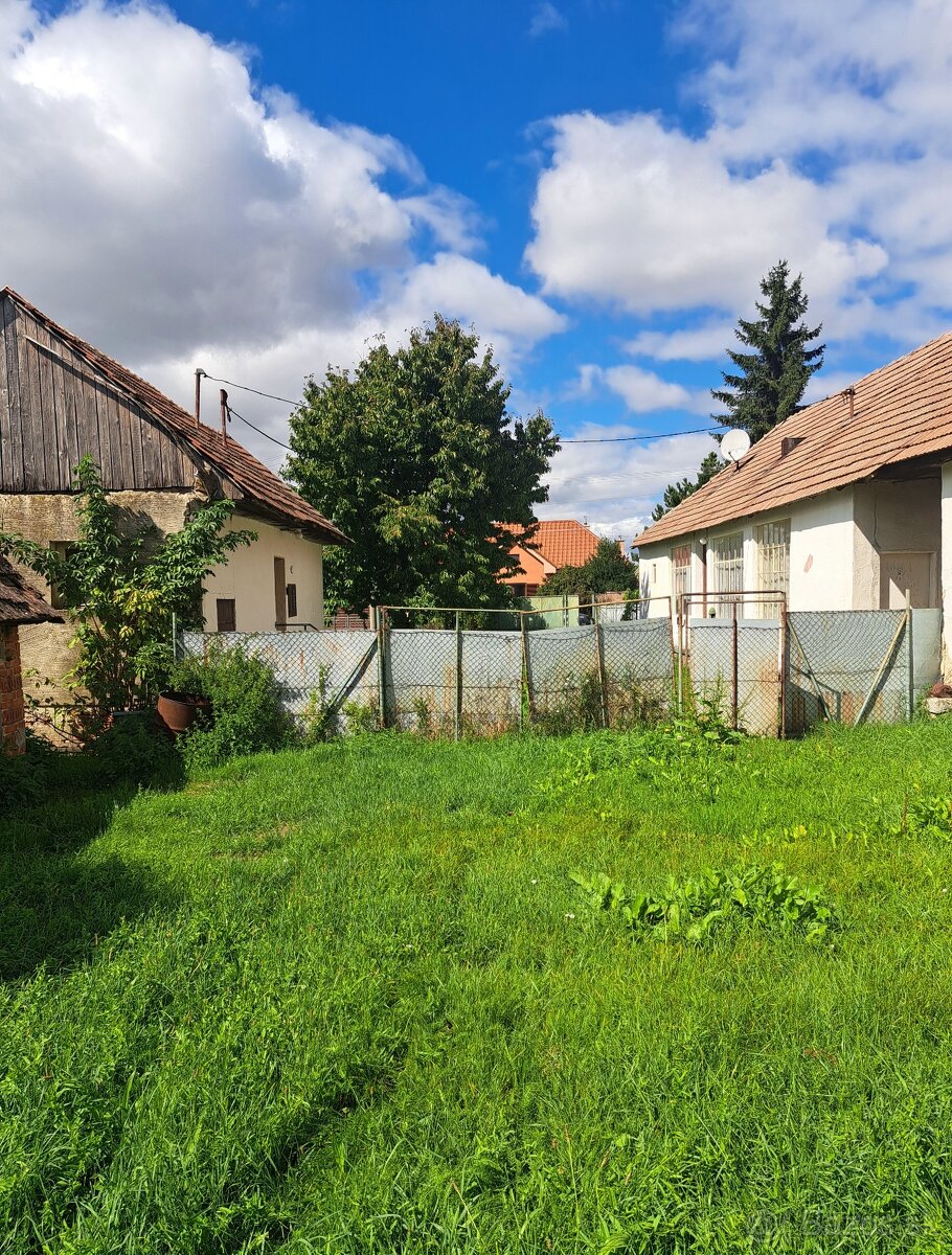 Na predaj 2 rodinné domy -Alekšince len 13km NR - 16