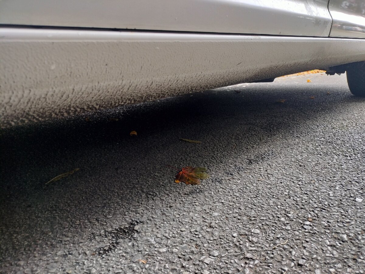 Volkswagen TOURAN 1.9 TDI ELEGANCE 77KW M6 ROK 2006 - 16