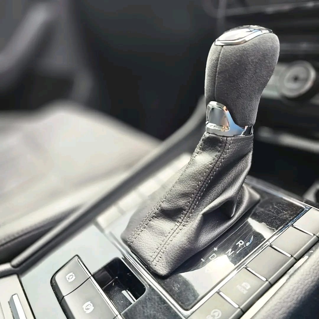 Alcantara / Perforovaná - hlavica DSG ŠKODA - 16