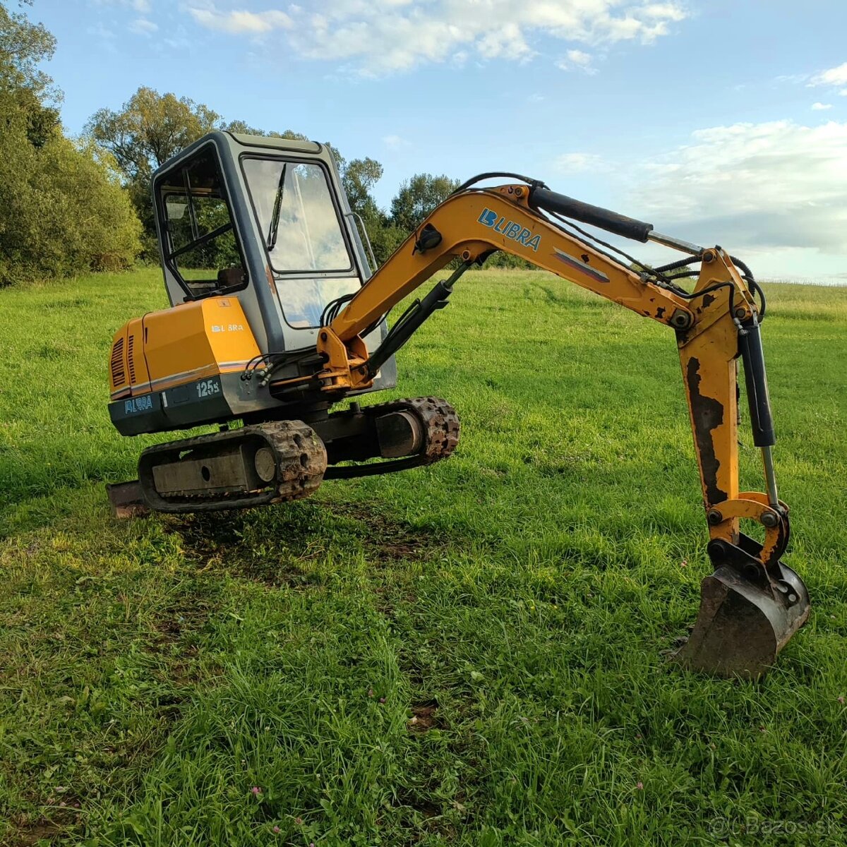 Pasovy bager Libra 125S - 16
