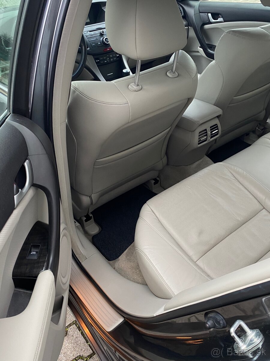 Honda Accord 8G 2.0 I-VTEC benzín - 16