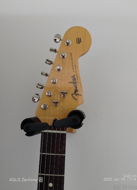 FENDER STRATOCASTER JAPAN - 16