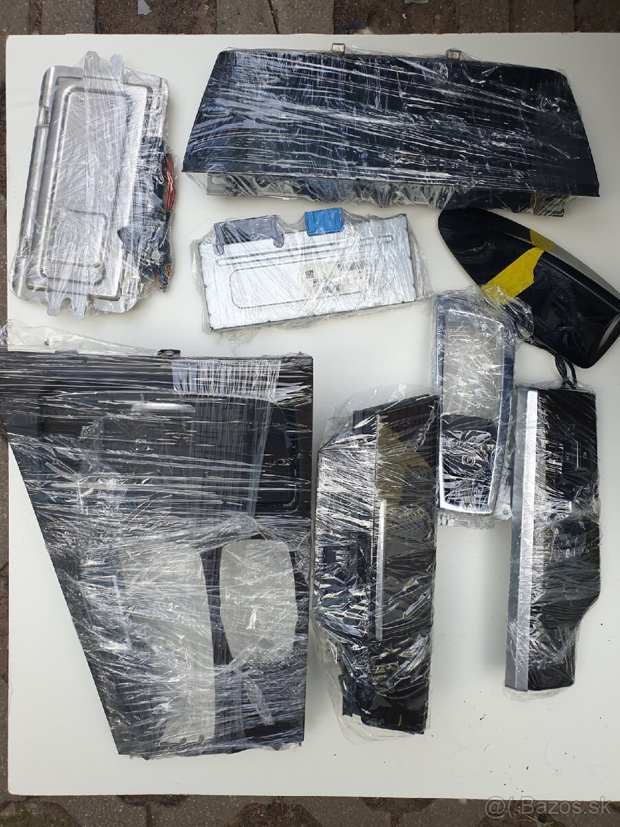 BMW 7 F01 NÁHRADNÉ DIELY - 16