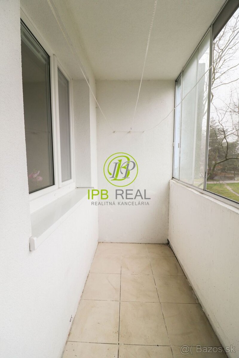 DOBRÁ LOKALITA 4-izb. byt s loggiou na Nejedlého ul. v Dúbr - 16