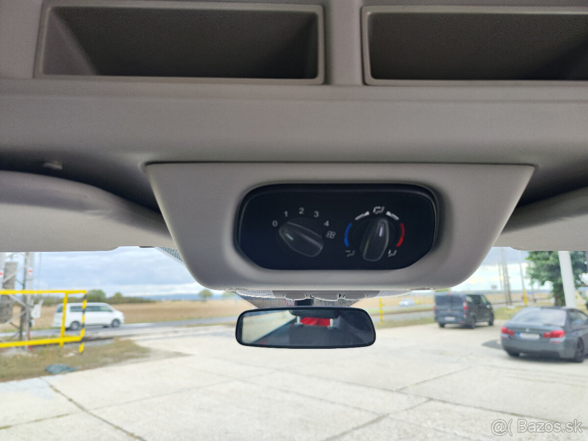 Ford Transit Bus ZŤP špeciál 2.0/77 kW - 16
