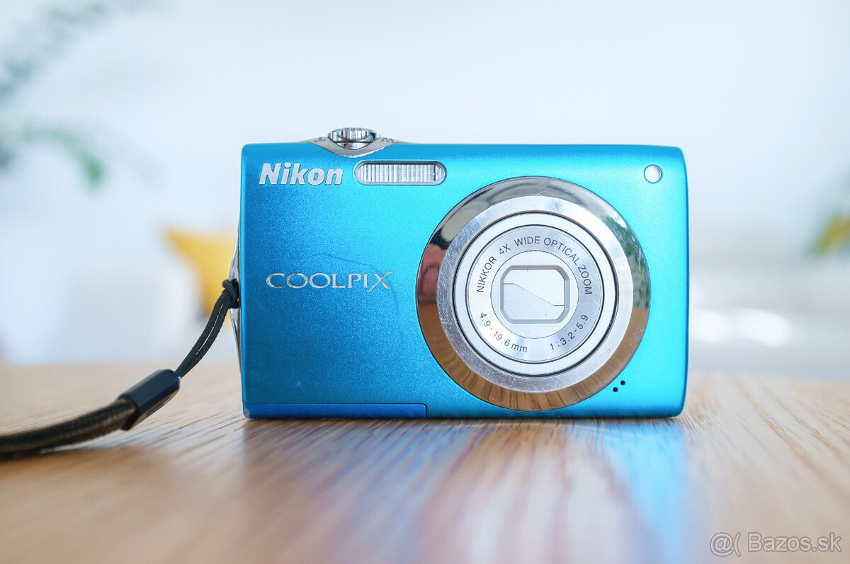 Modrý Nikon Coolpix S3000 – Ultratenký Y2K kompakt - 16