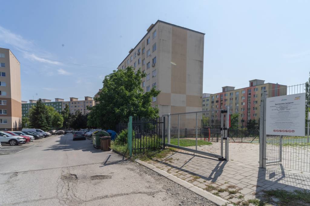 NA PREDAJ PLNOHODNOTNÝ 3 IZBOVÝ BYT NA KVP, ČORDÁKOVA, 70 m² - 16