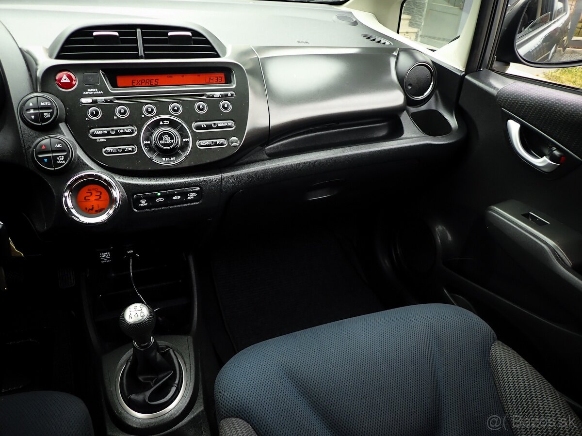 HONDA JAZZ 1.4 i-VTEC benzin 2012 - 4 valec , STK, ŠPZ - - 16
