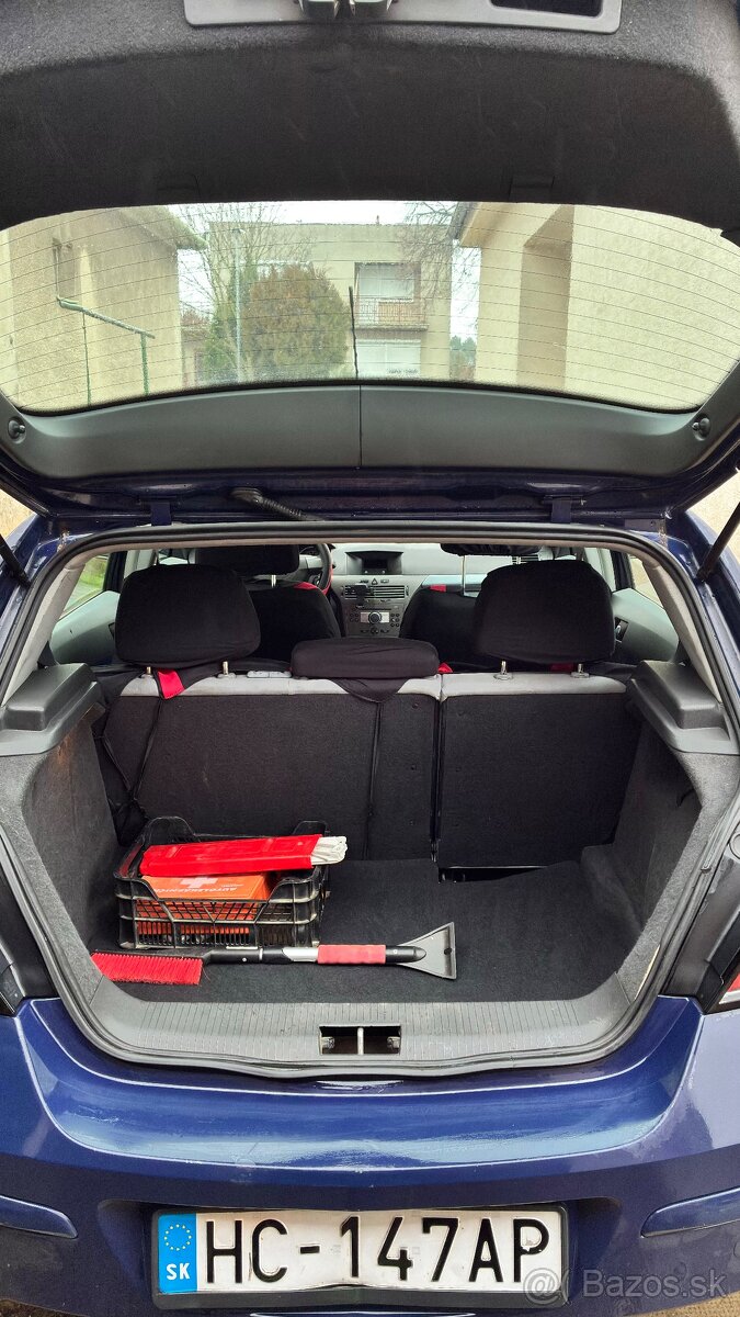 Opel Astra H 1.4 benzín, MANUÁL, r. 2004 – STK 06/2026 - 16