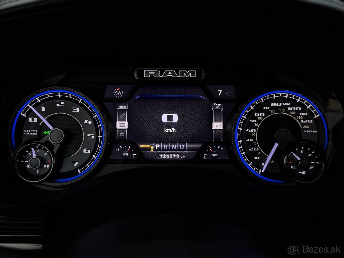 Dodge RAM Limited — 5.7 V8 HEMI etorque — 2021– extra výbava - 16