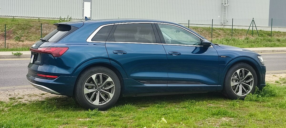 Audi E-tron 50 quattro Advanced Odpočet DPH: 22 358 € Možnos - 16
