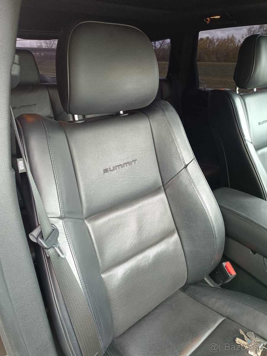 Jeep Grand Cherokee - 16