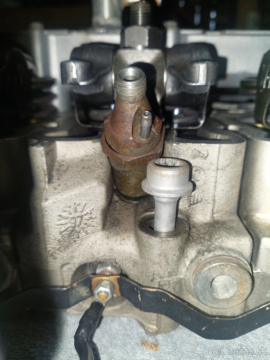 JEEP CHEROKEE XJ 2.5 TD hlava valcov motora - 16