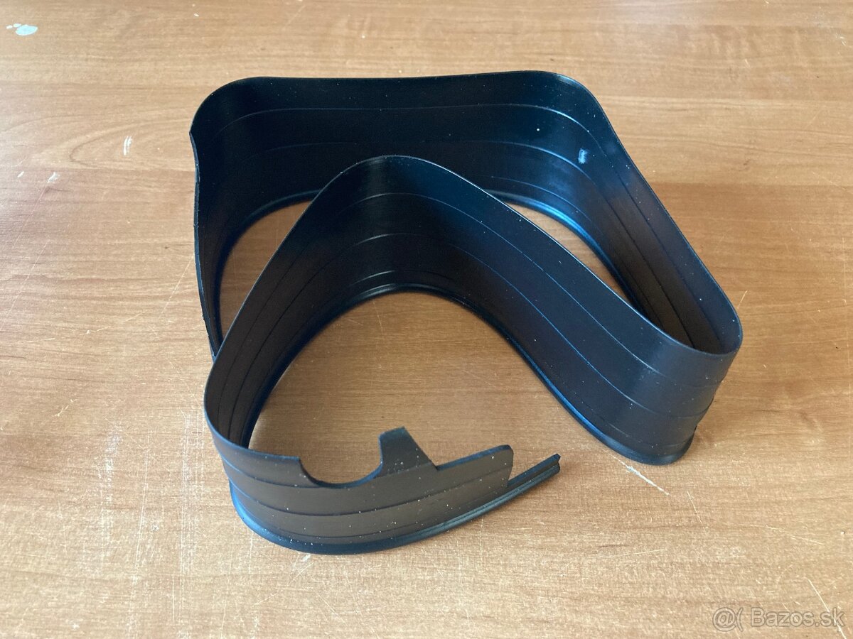 Uaz 469 zadný blatník - opravnú časť predám - 16