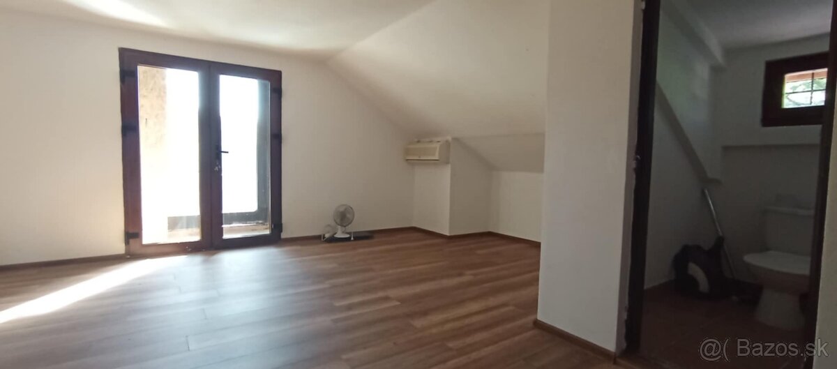 Rekreačná chata pri Ružinej – s čarom prírody a vody - 16