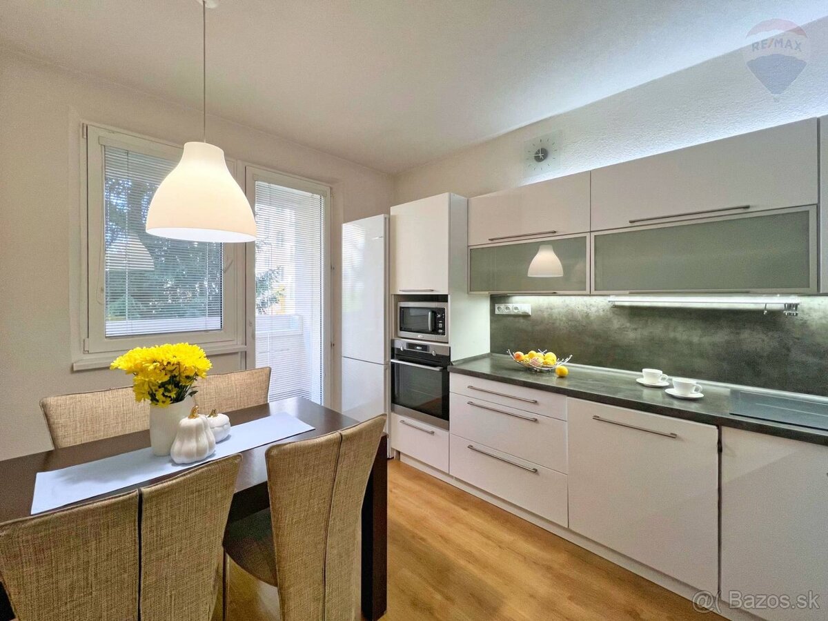 REZERVOVANÉ - NA PREDAJ kompletne zariadený 3-izbový byt v K - 16