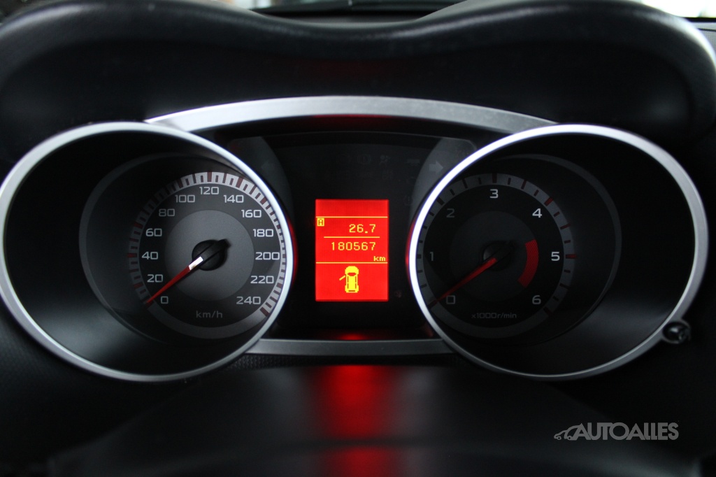 Mitsubishi Outlander 2,0 DiD 103 kW 4WD - 16