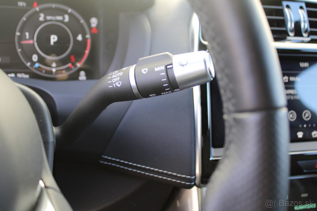 Jaguar XE 2.0D I4 R-Dyn SE AWD AT - 16