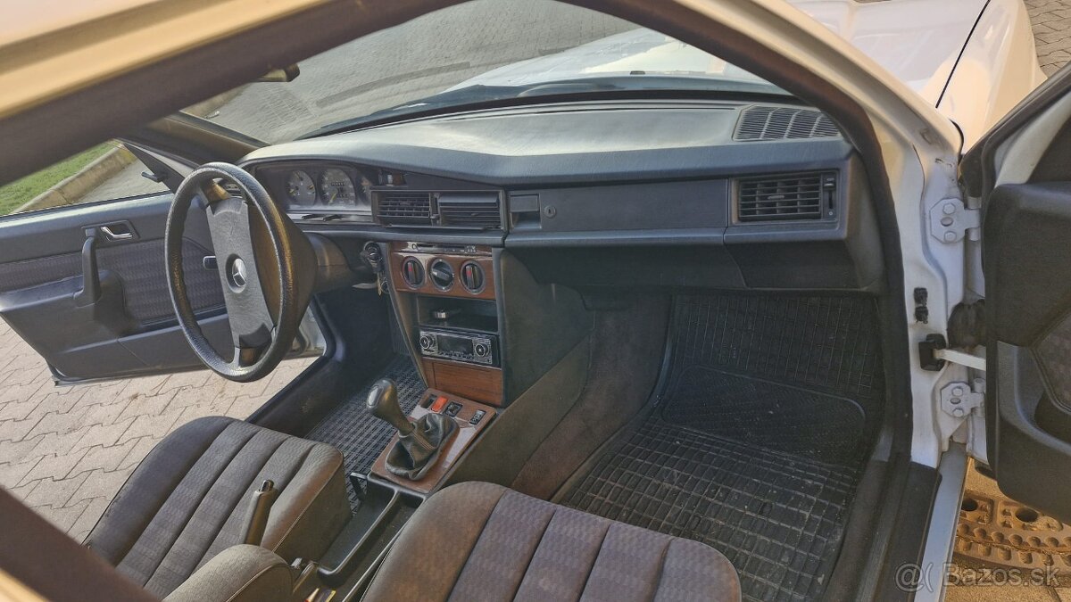 Mercedes benz w201 190E - 16