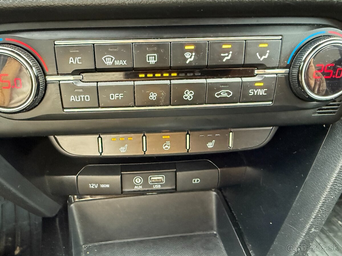 Kia Ceed SW 1.6 CRDi Silver M6.85KW - 16