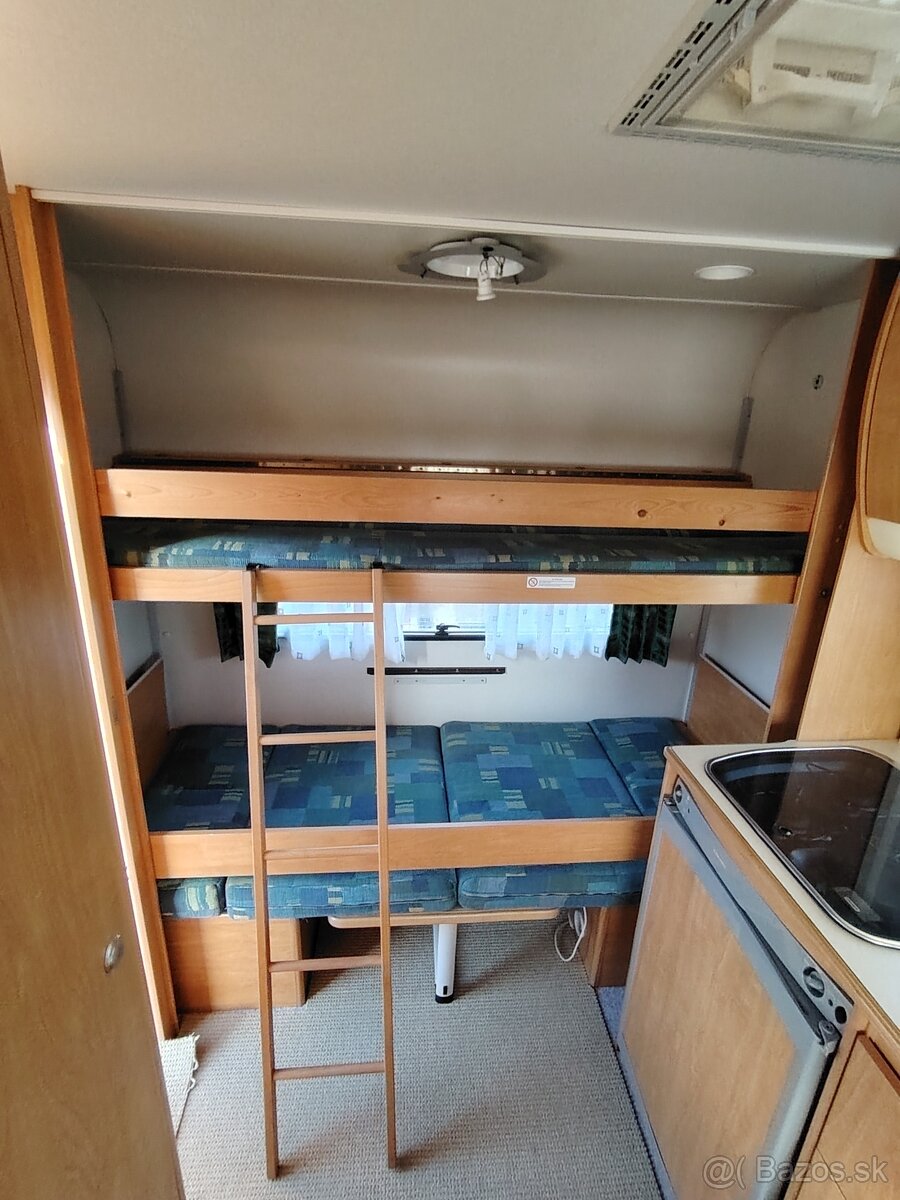 Eifelland E350-extra lehký, spaní pro 4, předstan - 16