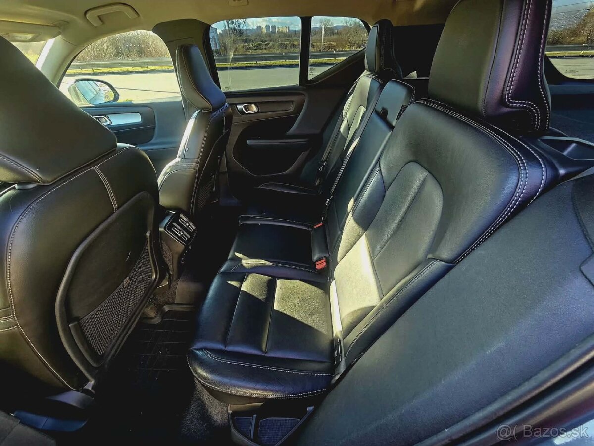 Volvo XC40 2.0d D4 Momentum AWD automat 2018 - 16