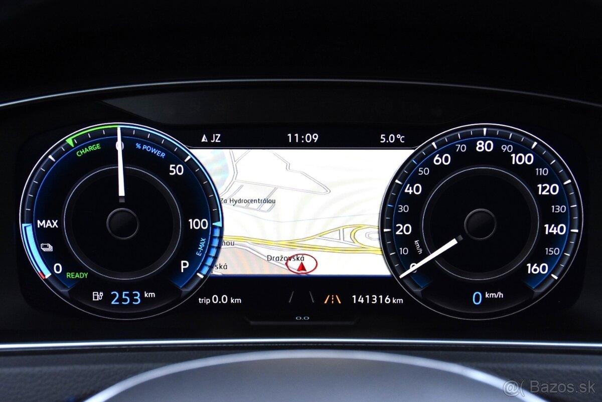 Volkswagen e-Golf 35,8_kWh SOH_90,1_% KAMERA_VIRTUAL_VYHREVY - 16