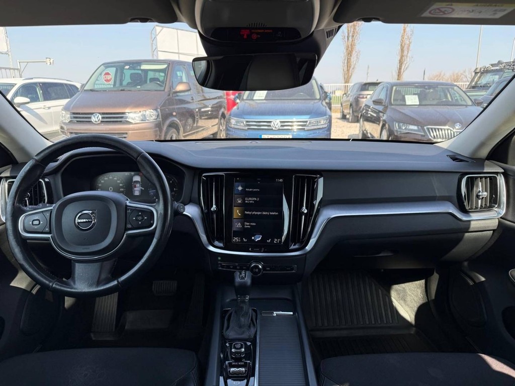 Volvo V60 D3 Momentum A/T - 16