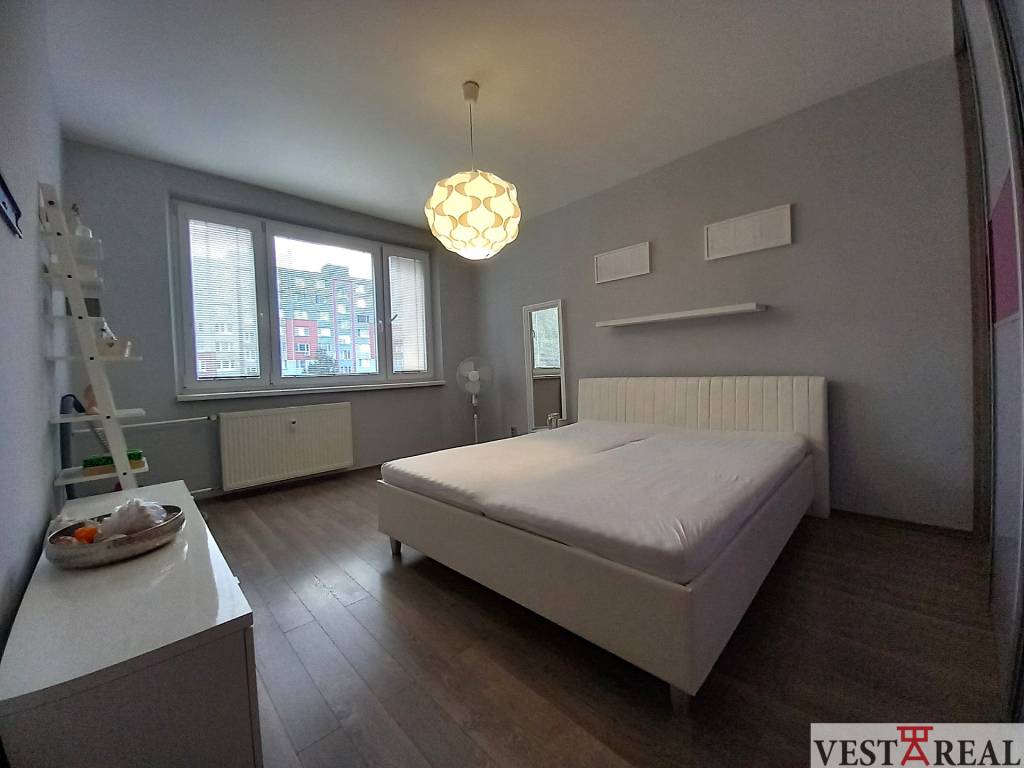 Rezervované: 3 izbový byt s balkónom Trnava- Nerudova - 16