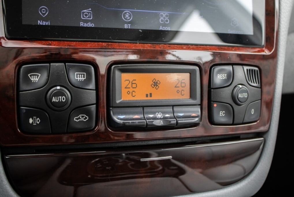 Mercedes-Benz S-triedy 500 (2000) - 16