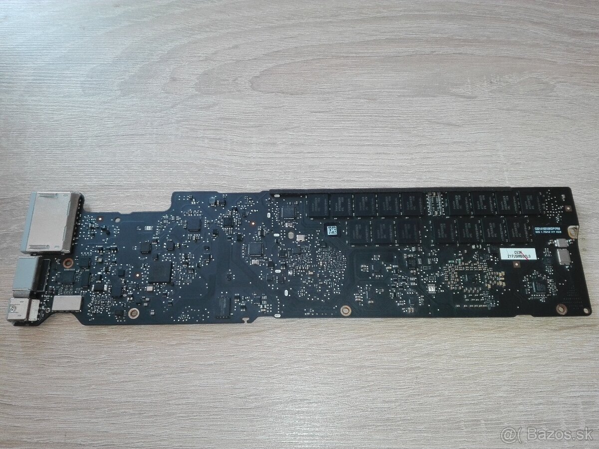 Apple MacBook Air.Mid 2011.A1369. EMC 2469. - 16