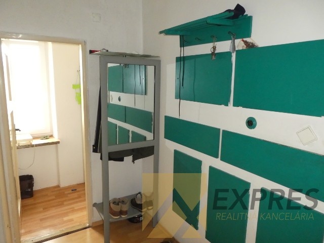 RK EXPRES - predaj za super cenu 4 izbový byt v Handlovej. - 16