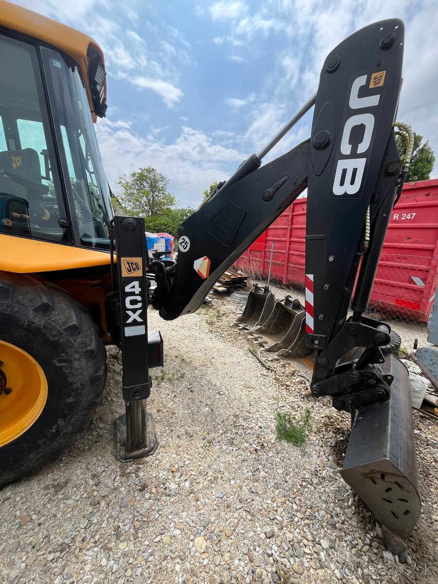 JCB 4CX - 16