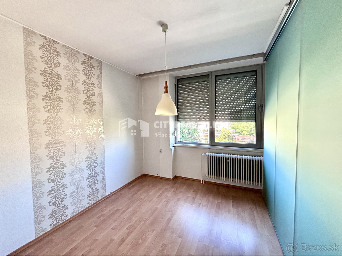 Ponúkame Vám na predaj 7 izbový rodinný dom v tichej a lukra - 16