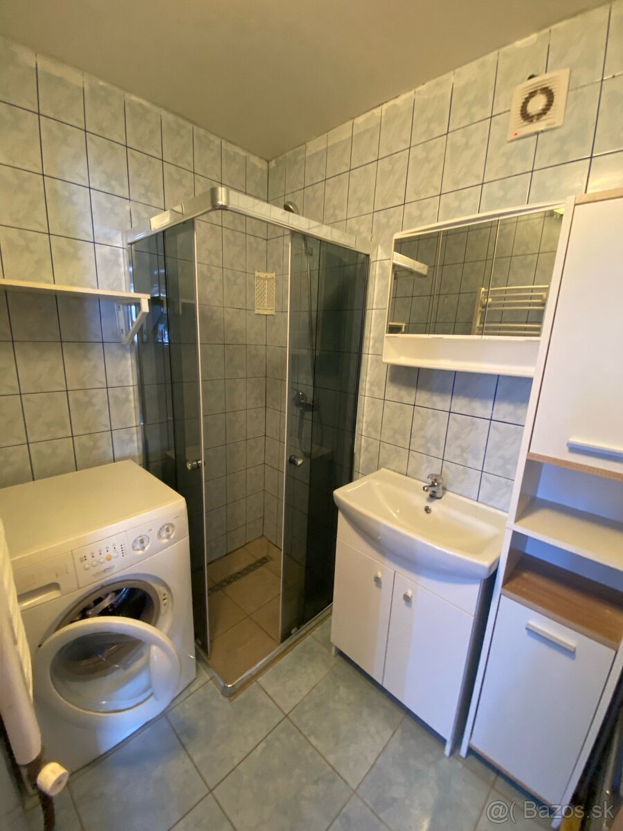 DOM SO 4 BYTOVÝMI JEDNOTKAMI | HOLUBYHO - 16