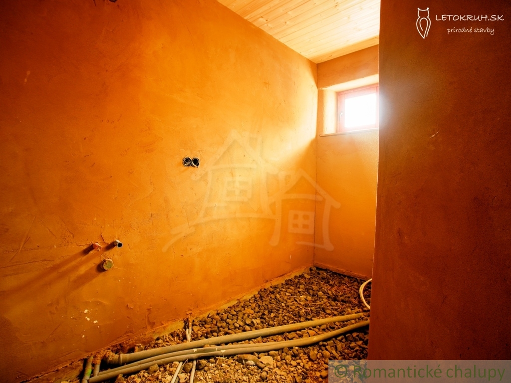 Prírodný zdravý rodinný dom v obci Trenčianska Teplá na p - 16