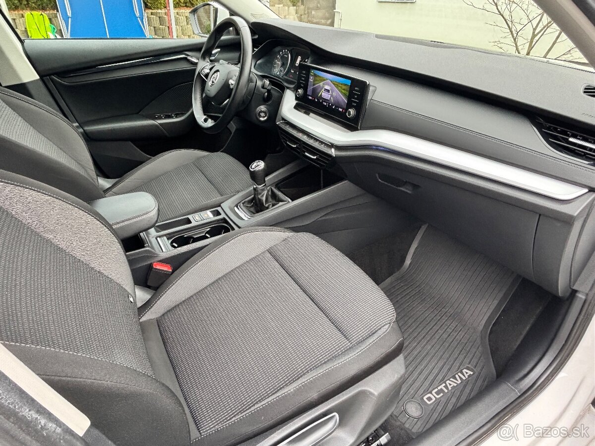 Škoda Octavia Combi Ambition - 16