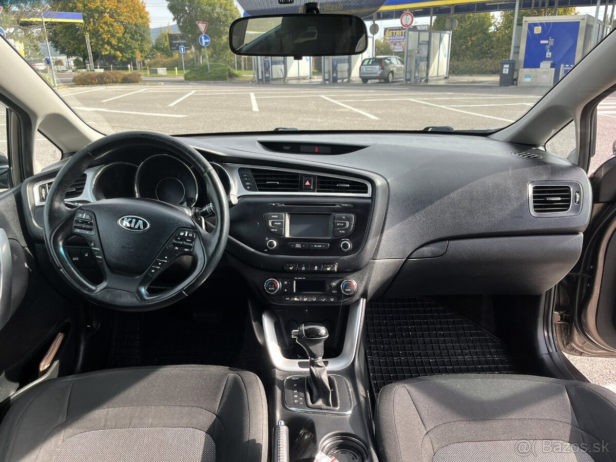 Kia Ceed SW 1.6 GDI AT 141tis.km - 16