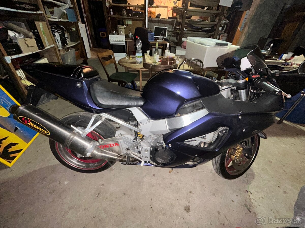 Predám Honda cbr929 rr 2001 - 16