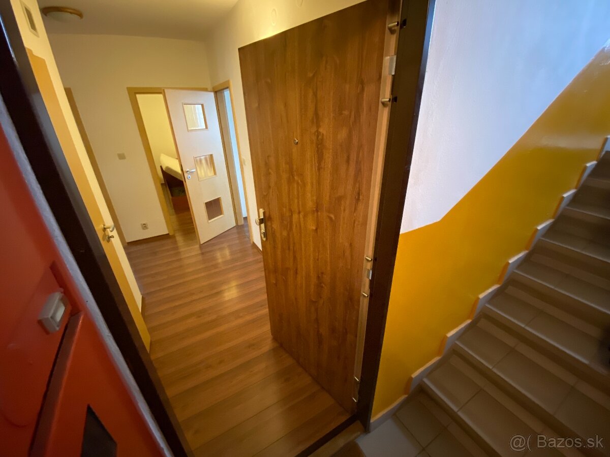 Dvojizbový byt s balkónom vo Zvolene na prenájom - 16