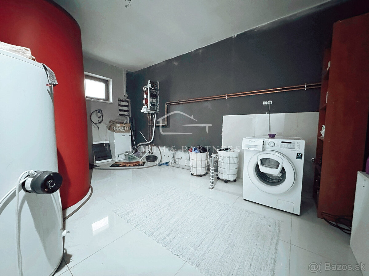 Prestížny rodinný dom na Veľkom Harčáši – symfónia priestoru - 16