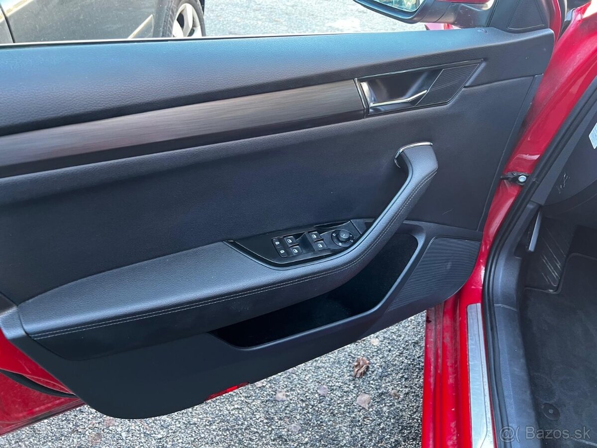 ŠKODA SUPERB COMBI 147kW 2.0TDI DSG - 16