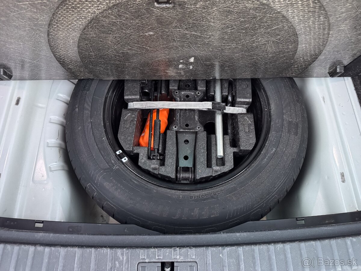 Škoda Octavia Combi 2.0 Elegance Sportline DSG A/T - 16