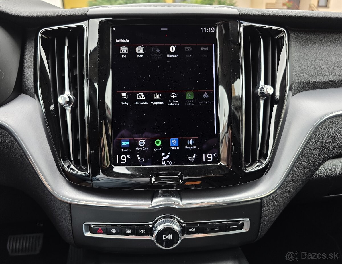 Volvo XC60 2.0 B4 mHEV Momentum Pro A/T - 145kw - 16